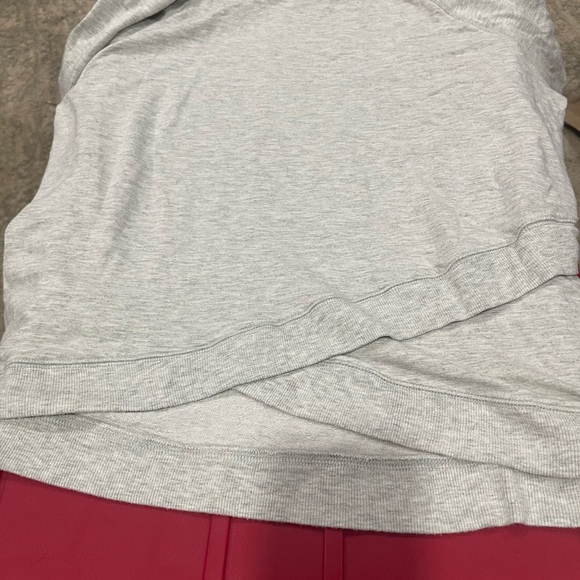 Athleta Large Women's Gray top - Picture 4 of 7